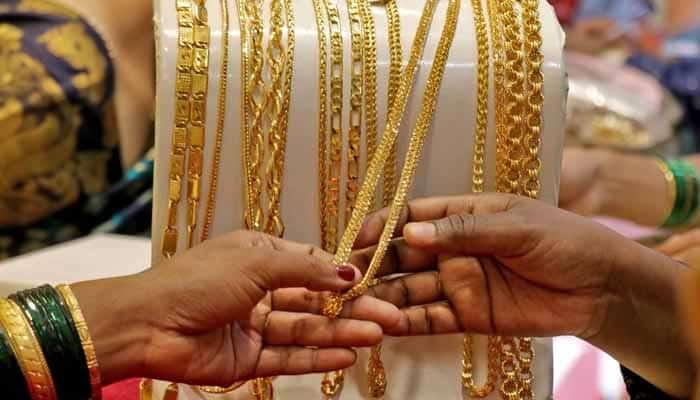 Gold Prices Drop in Pakistan Yet Again
