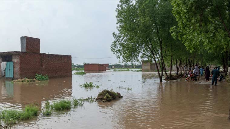 Three Children Drown After Dyke Breaches