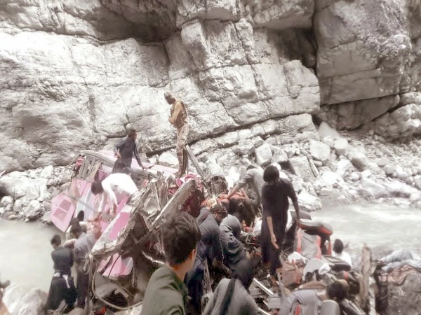 Survivor Reveals Details of Deadly Balochistan Bus Crash
