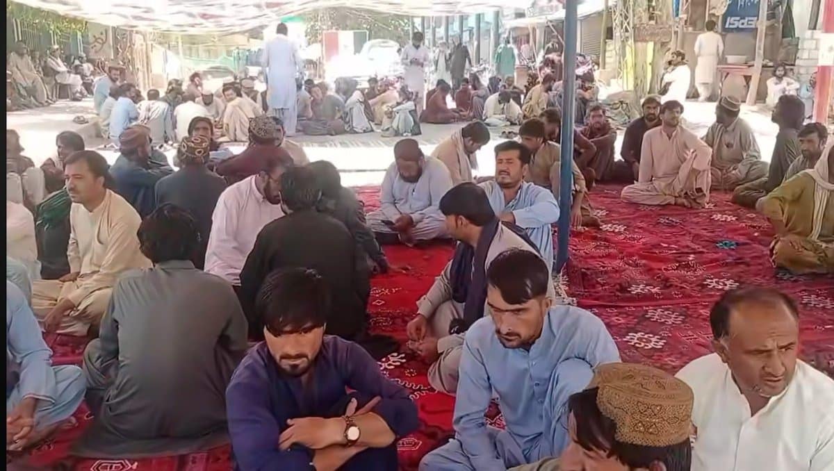 Government Delegation Resumes Talks with Martyrs Families