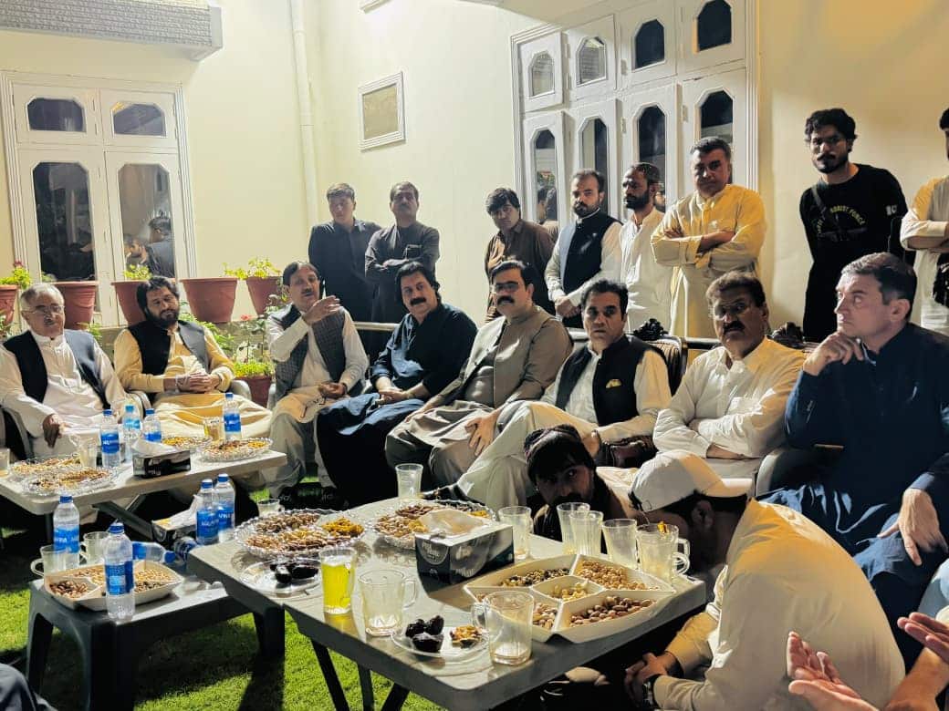 Balochistan govt holds fresh talks with Ziarat tragedy victims' families, protest committee