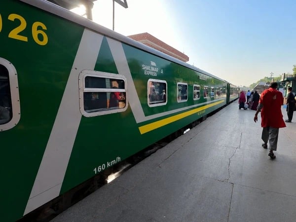 Pakistan Railways Suspends Shalimar Express for One Month