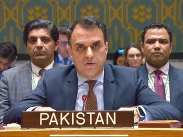 Pakistan strongly condemns Houthi ballistic missile attack on Saudi Arabia