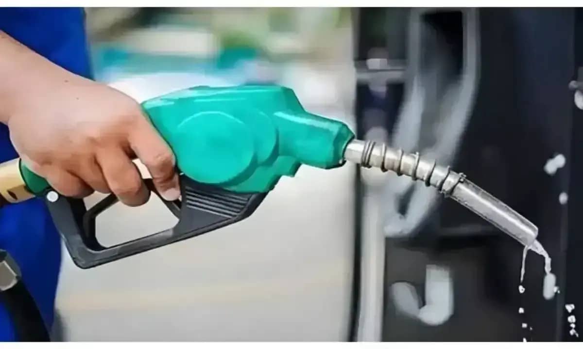 Petrol and Diesel Prices Reduced Across Pakistan