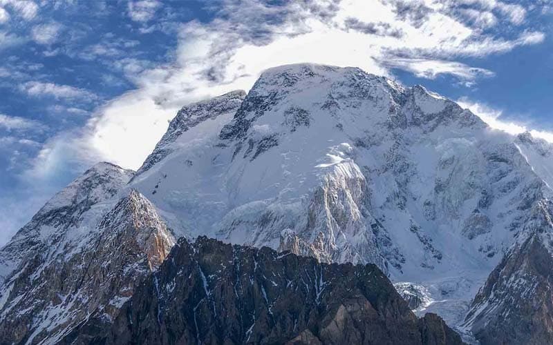 Army Aviation Recovers 7 Foreign Climbers' Bodies