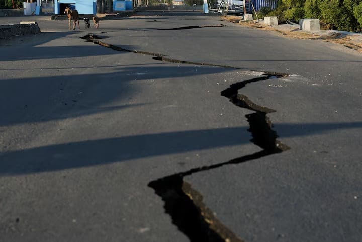 Death Toll Rises to 103 in  Indonesia Earthquake
