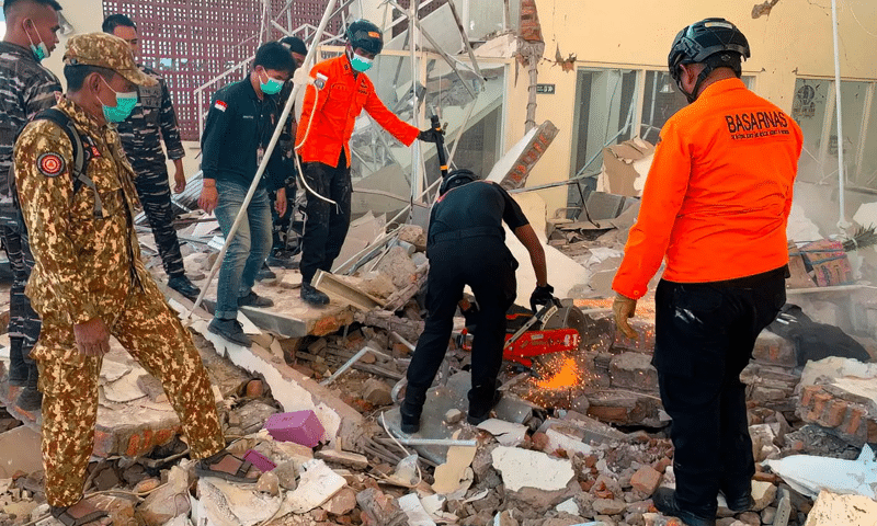 Magnitude 7.7 Earthquake Hits Indonesia
