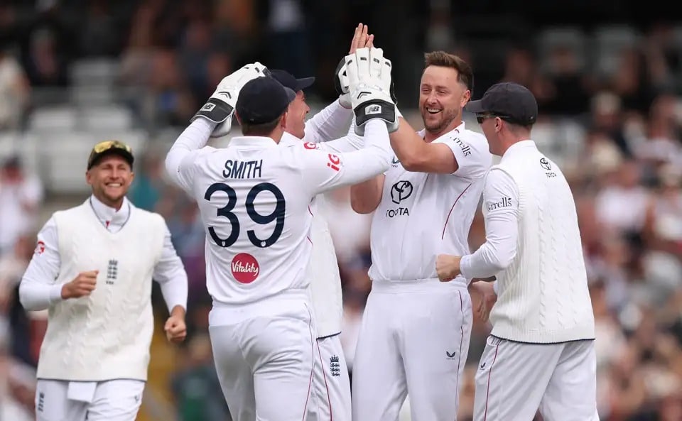 Pak vs Eng First Test: Robinson Strikes with First Ball of Test Series