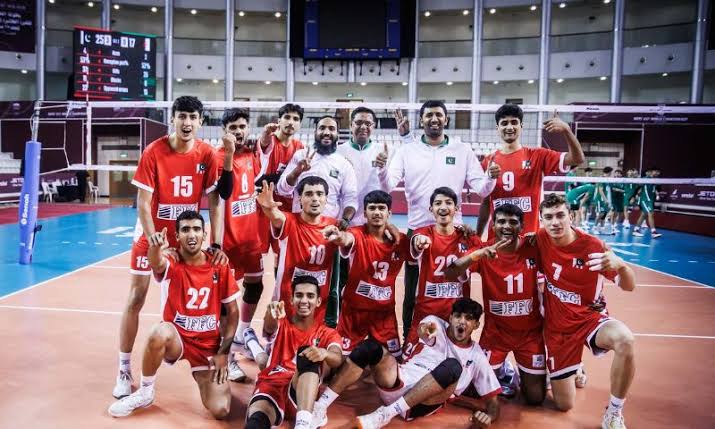 Pakistan advanced to the Round of 16 at the U17 Volleyball World Championship after producing a convincing 3-0 victory over Algeria.
