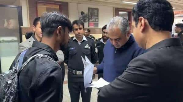 Interior Minister orders strict action against travel on incomplete documents at Lahore Airport