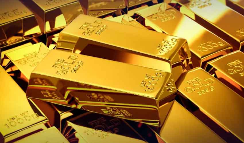 Gold Prices Fall in Global, Pakistan Markets as Silver Gains