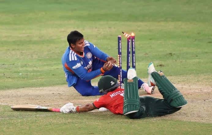 India Women Refuses to Collect Trophy from Mohsin Naqvi