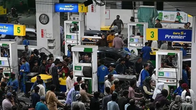 Oil Prices Suddenly Drop: Could Petrol and Diesel Get Cheaper in Pakistan?