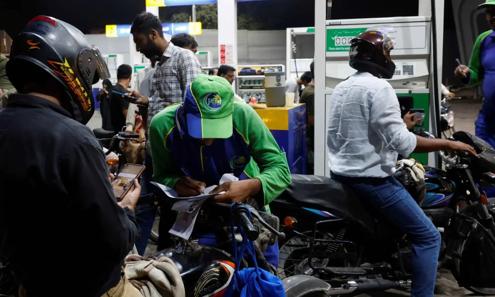 Government Announces Minor Reduction in Petrol and Diesel Prices