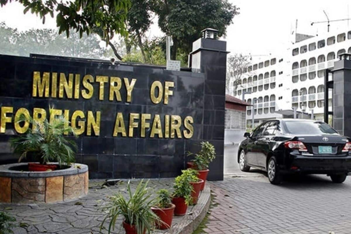 Pakistan protests Indian Navy manoeuvrer near Pakistani naval vessel during SEASPARK-26