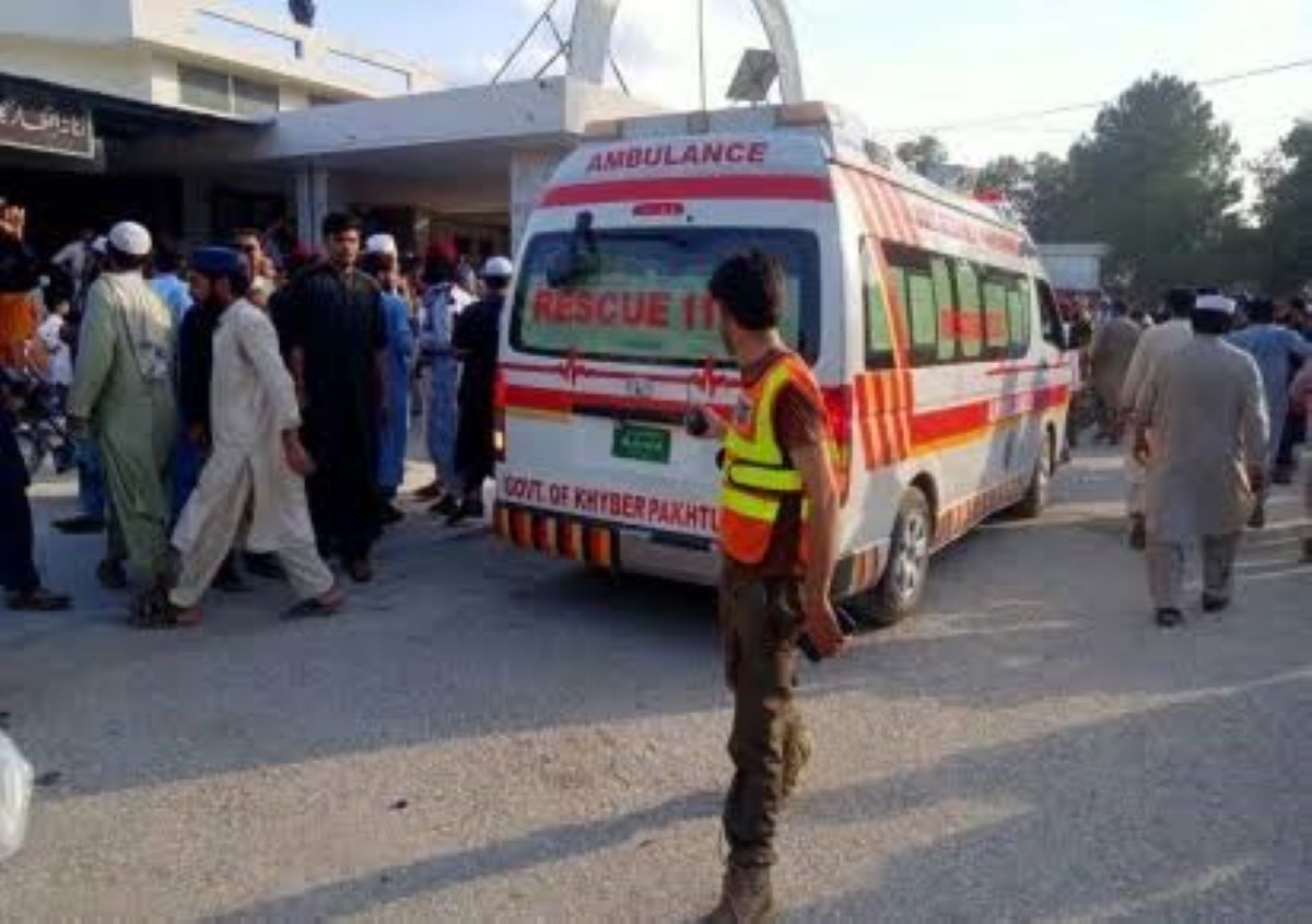 Dera Ismail Khan Suicide Attack; Ambulance Transporting injured Fired Upon; Further Casualties